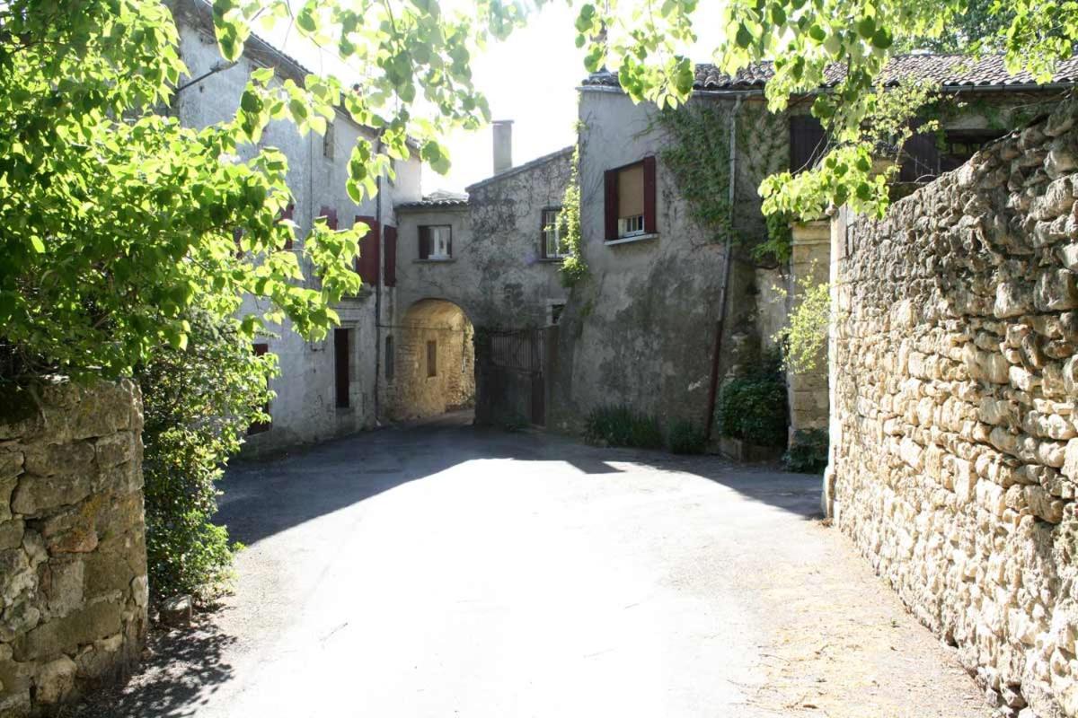 Proche Uzes Le Cocon Du Peintre Anglais Sagriès Exteriér fotografie