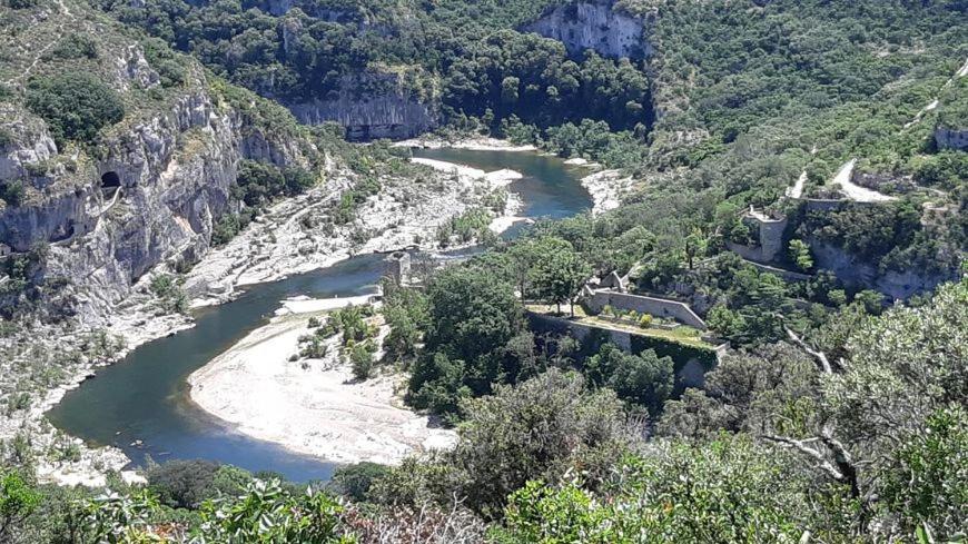 Proche Uzes Le Cocon Du Peintre Anglais Sagriès Exteriér fotografie
